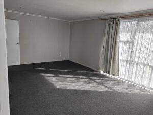 Stunning 3-Bedroom Home with Iconic Sky Tower Views at Foyle Place, Glendene – Only for $680/WK!